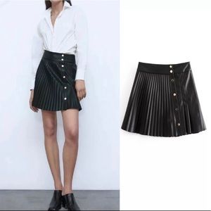 Zara Size small leather skirt